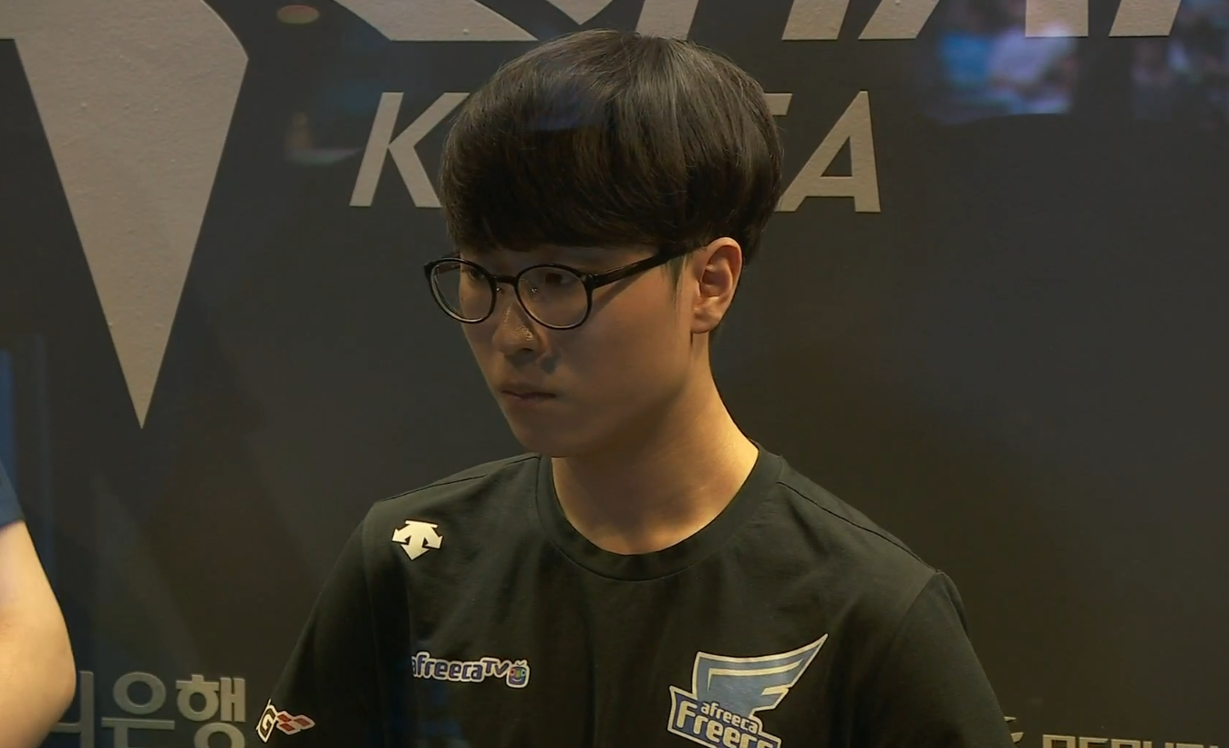 无形中拉近 无形中拉近