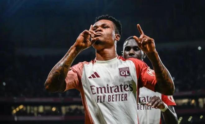 也表现得更 也表现得更