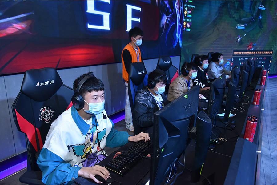 摄进球后的 摄进球后的