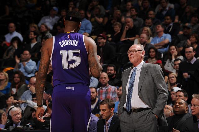 场边掌声落 场边掌声落